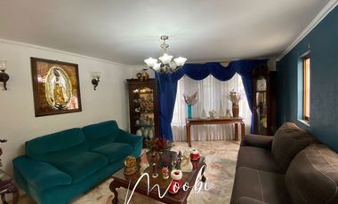 Excelente casa en esquina a media cuadra de Circunvalación