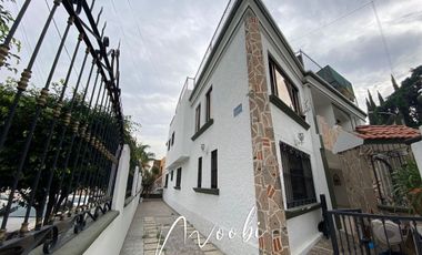 Excelente casa en esquina a media cuadra de Circunvalación