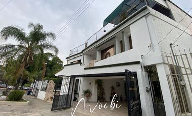 Excelente casa en esquina a media cuadra de Circunvalación