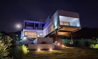 VENTA/CASA EN COUNTRY LOS CLAROS/ LA ALMONA/ USD 430.000