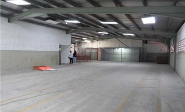 VENTA O ALQUILER DE OFIGALERA CON OFICINAS EN PARQUE LEFEVRE