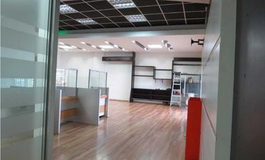 VENTA O ALQUILER DE OFIGALERA CON OFICINAS EN PARQUE LEFEVRE