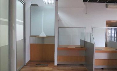 VENTA O ALQUILER DE OFIGALERA CON OFICINAS EN PARQUE LEFEVRE