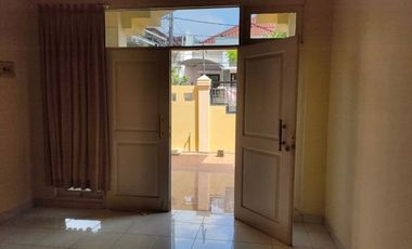 Disewakan Rumah Siap Huni Lokasi di Nginden Intan Barat, Surabaya