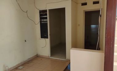 Disewakan Rumah Siap Huni Lokasi di Nginden Intan Barat, Surabaya