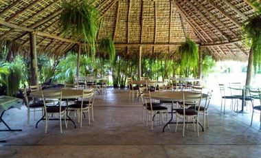 Rancho arbolado totalmente plano