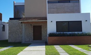 CASA EN VENTA EN TEQUISQUIAPAN