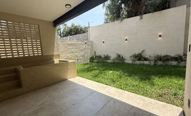 A 2 cuadras de plaza Cuernavaca