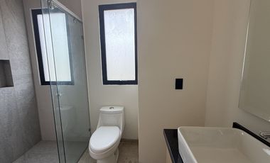 A 2 cuadras de plaza Cuernavaca