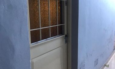 EXCELENTE PH DE TRES AMBIENTES BUENA UBICACION A TRES CUADRAS DE ESTACION FERROVIARIA DE SANTOS LUGARES