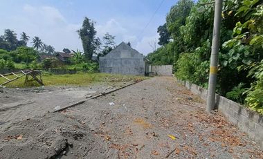 RUMAH CANTIK MURAH DI TEMPEL DEKAT RSUD SLEMAN