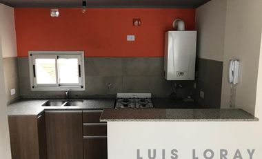 Departamento ubicado en esquina de Humberto Primo y Avenida Tomás Espora , a 100 metros de la estación.