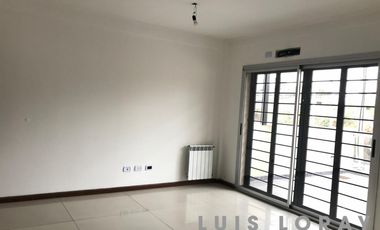 Departamento ubicado en esquina de Humberto Primo y Avenida Tomás Espora , a 100 metros de la estación.