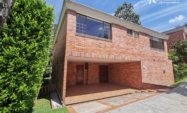 casa en arriendo en benedictinos. Cod A775220