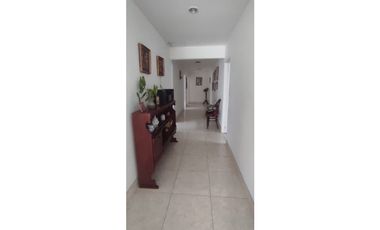 SE ARRIENDA HERMOSA CASA EN B/ COSTA DE ORO DE MONTERIA