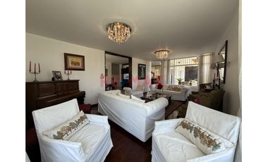 Venta Casa 3 Pisos Frente A Parque De Los Músicos Urb. Primavera