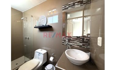 Venta Casa 3 Pisos Frente A Parque De Los Músicos Urb. Primavera