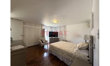 Venta Casa 3 Pisos Frente A Parque De Los Músicos Urb. Primavera