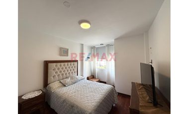 Venta Casa 3 Pisos Frente A Parque De Los Músicos Urb. Primavera