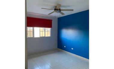 CASA EN VILLA LUCRE VILLA AZORES 3REC 2B L/B 263M2 PATIO