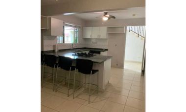 CASA EN VILLA LUCRE VILLA AZORES 3REC 2B L/B 263M2 PATIO