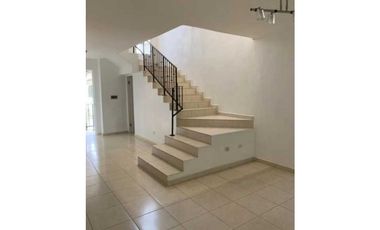 CASA EN VILLA LUCRE VILLA AZORES 3REC 2B L/B 263M2 PATIO