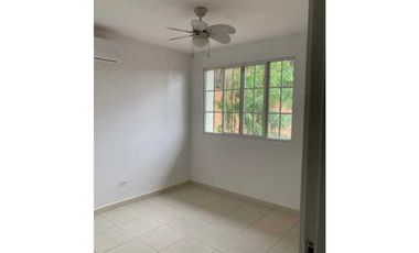 CASA EN VILLA LUCRE VILLA AZORES 3REC 2B L/B 263M2 PATIO