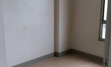 For Sale 2 Bedroom Condo near Makati Avenue Suntrust Treetop Villas