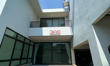 ขาย - บ้านเดี่ยว พร้อมอาคารสำนักงาน 5 ชั้น รีโนเวทใหม่ ซอยบางนาตราด 14 (บางนา กม.2) เนื้อที่ 143 ตรว