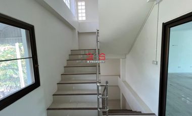 ขาย - บ้านเดี่ยว พร้อมอาคารสำนักงาน 5 ชั้น รีโนเวทใหม่ ซอยบางนาตราด 14 (บางนา กม.2) เนื้อที่ 143 ตรว
