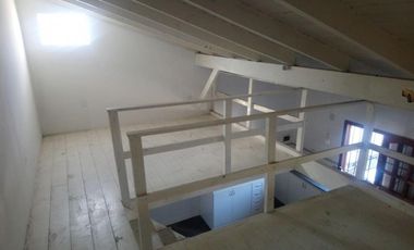 HERMOSO CHALET EN VENTA, 1 DORMITORIO Y AMPLIO LOTE AL FRENTE, BOSTON 500 -TEMPERLEY-