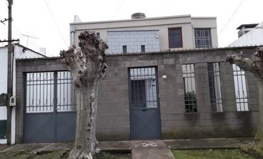 Casa en venta en Quilmes Este