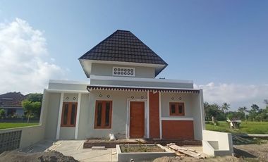 Rumah Siap Bangun Gaya Villa Lebar Jalan 6 meter Dekat jl Jogja Solo