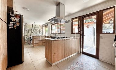 Casa en venta de 6 dorm. en Lo Barnechea