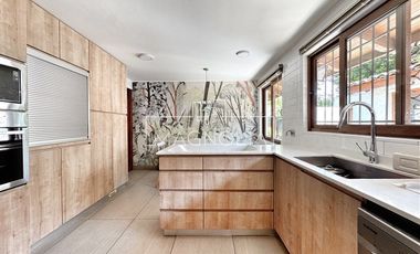 Casa en venta de 6 dorm. en Lo Barnechea