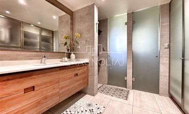 Casa en venta de 6 dorm. en Lo Barnechea