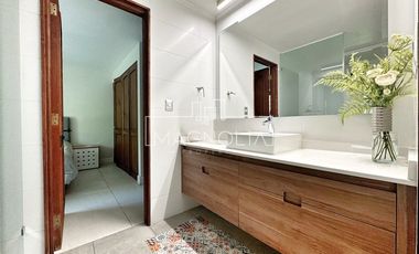 Casa en venta de 6 dorm. en Lo Barnechea