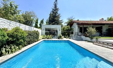 Casa en venta de 6 dorm. en Lo Barnechea