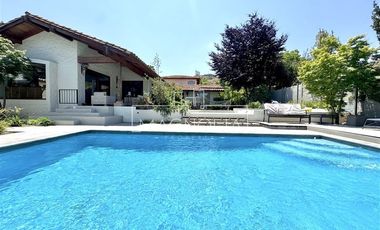 Casa en venta de 6 dorm. en Lo Barnechea