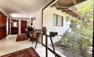 Casa en venta de 6 dorm. en Lo Barnechea