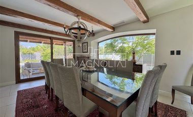 Casa en venta de 6 dorm. en Lo Barnechea