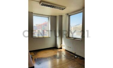 SE VENDE OFICINA EN SANTIAGO CENTRO - SANTA LUCÍA