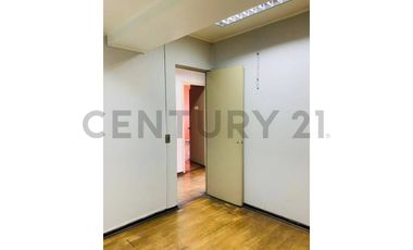 SE VENDE OFICINA EN SANTIAGO CENTRO - SANTA LUCÍA