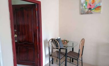 Suite de alquiler en Puerto Azul, amoblada, vista al parque.