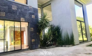 Casa en Venta en por carretera 5 sur tomar camino a unihue y luego camino a barros negros