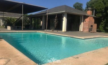 Casa en Venta en por carretera 5 sur tomar camino a unihue y luego camino a barros negros