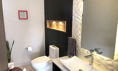 Casa en venta en Lomas de Agelópolis II, Zona Azul!