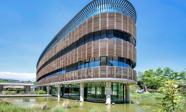 Espectacular oficina planta libre en Santa Maria de Manquehue (UF104 x mt2)