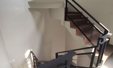 Rumah Mewah Murah Rooftop Luas dkt PEMKOT Cimahi