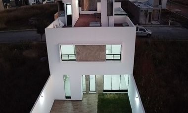 PREVENTA CASA CON ROOF GARDEN COLINAS DEL SOL MORELIA CAS 4015 MOR/RS